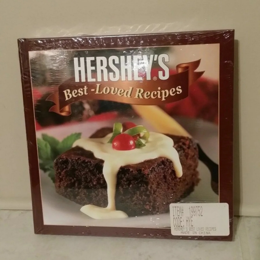 HERSHEY'S BEST LOVED RECIPES COOKBOOK ❤